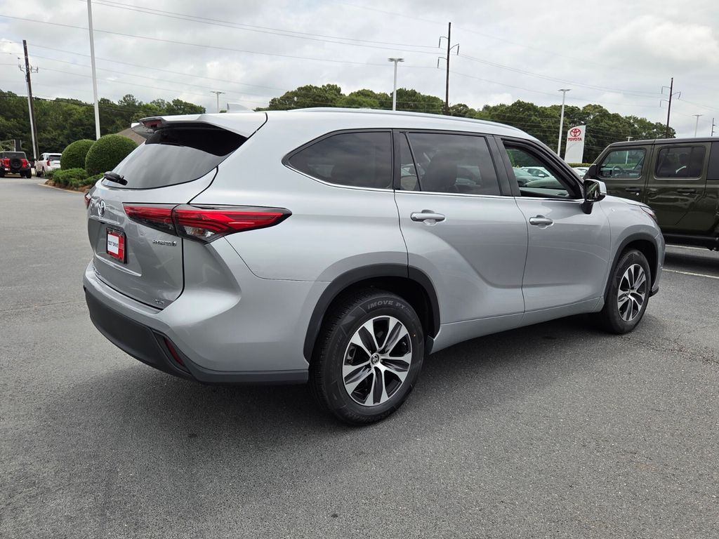 Used 2022 Toyota Highlander Hybrid SUV