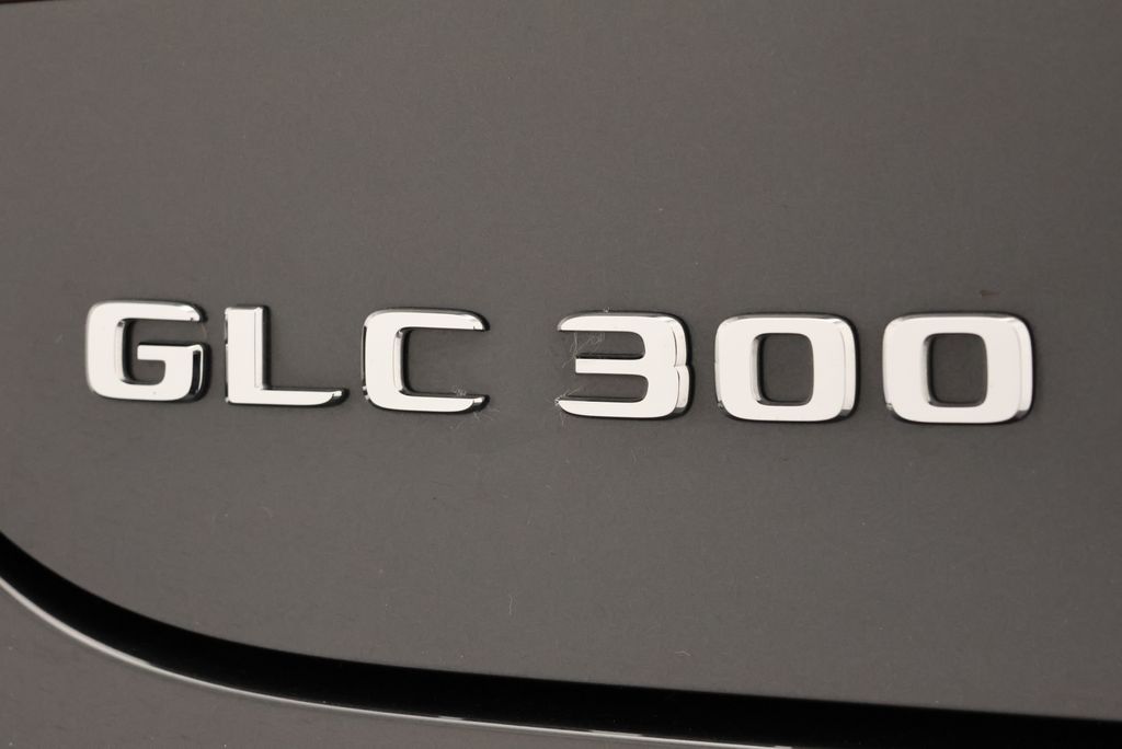 Thumbnail: 2023 Mercedes-Benz GLC - 9