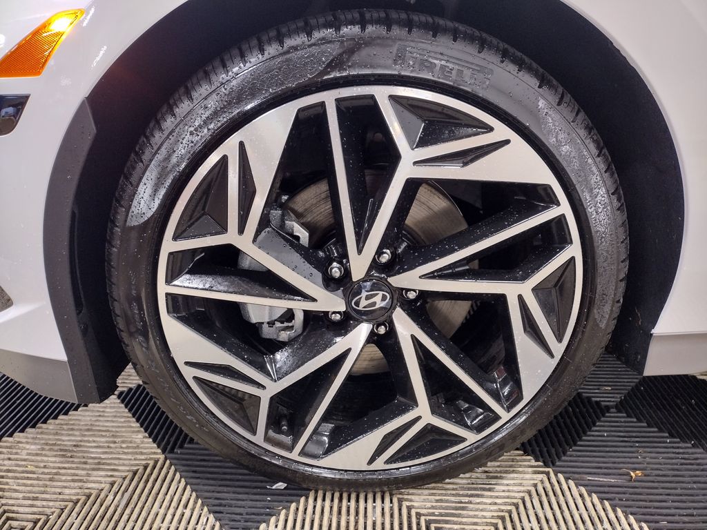 2025 Hyundai IONIQ 6 Limited