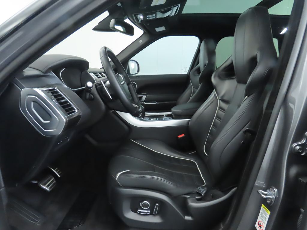 Thumbnail: 2016 Land Rover Range Rover Sport - 20