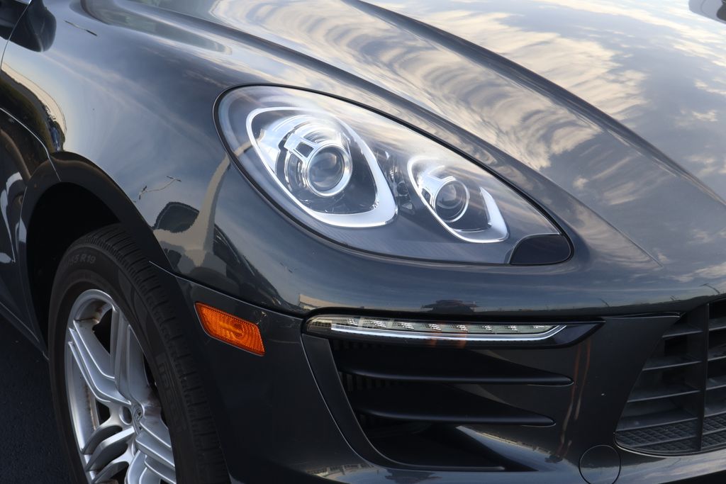 Thumbnail: 2018 Porsche Macan - 4