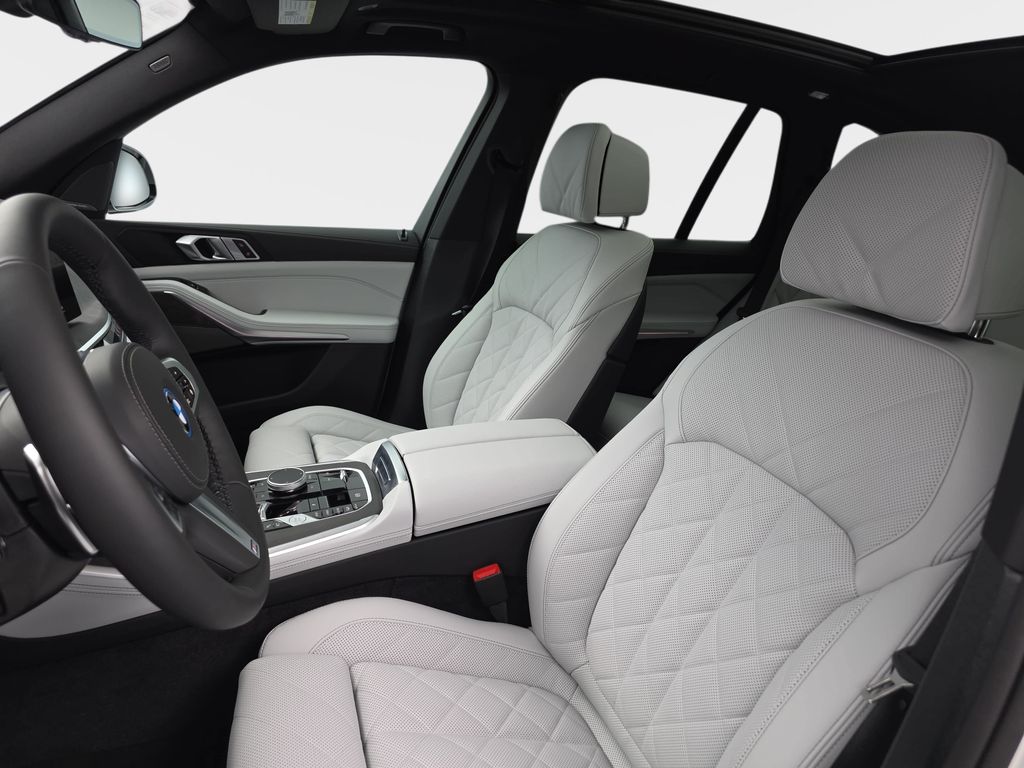 New 2026 Alpine White BMW xDrive50e image 15