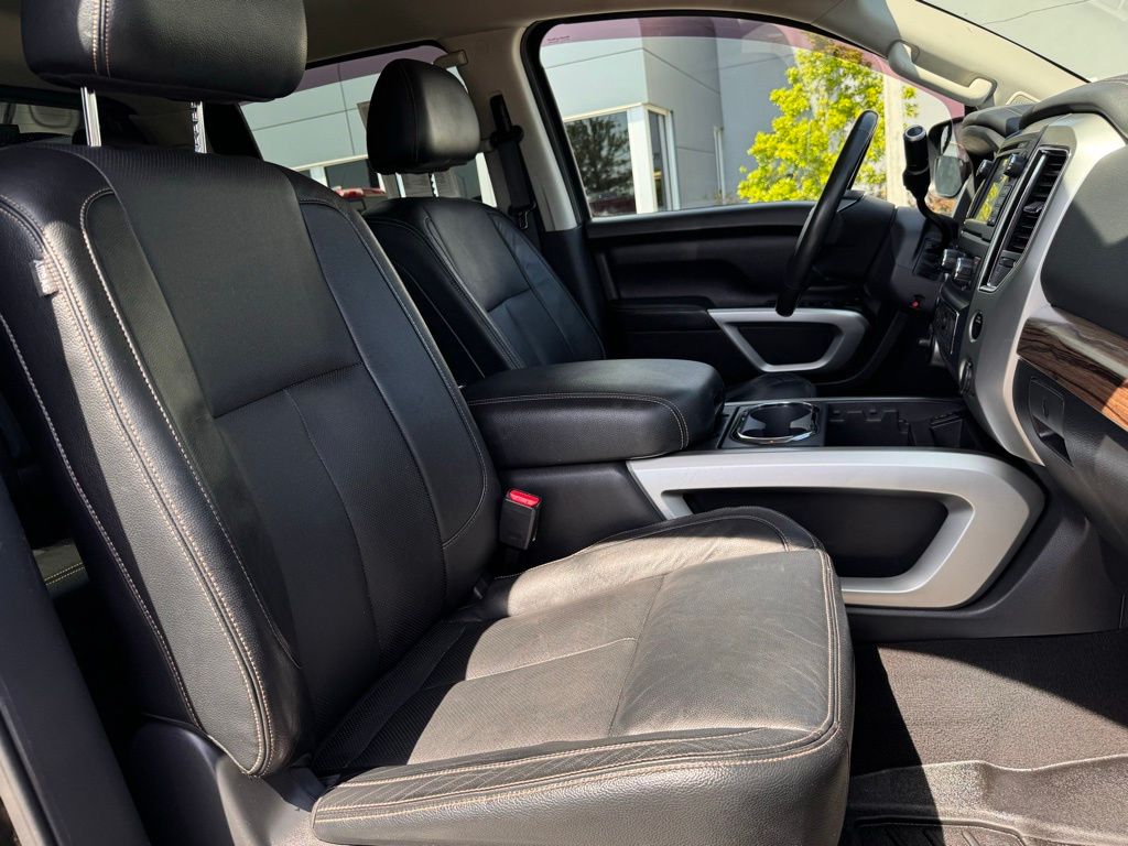 2017 Nissan Titan SL