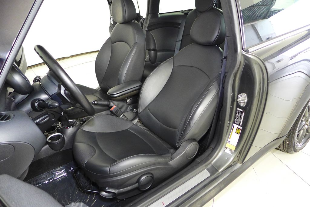 Thumbnail: 2011 MINI Cooper Clubman - 23