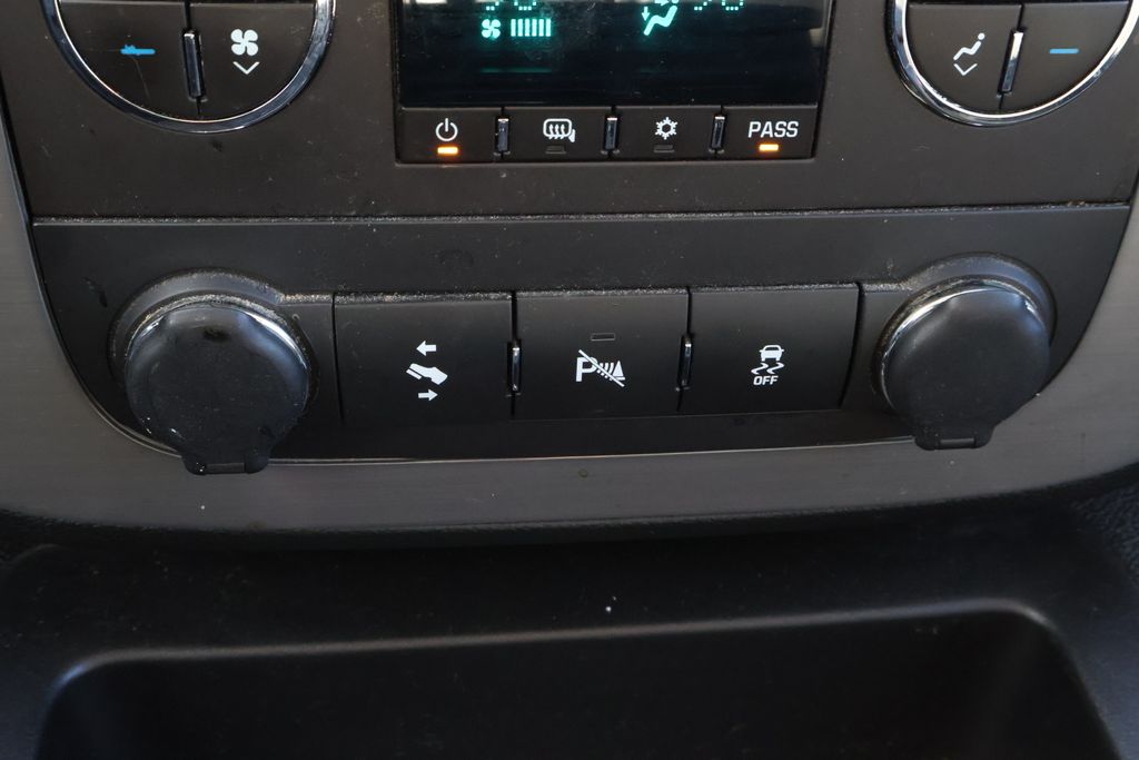 Thumbnail: 2013 Chevrolet Silverado 1500 - 27