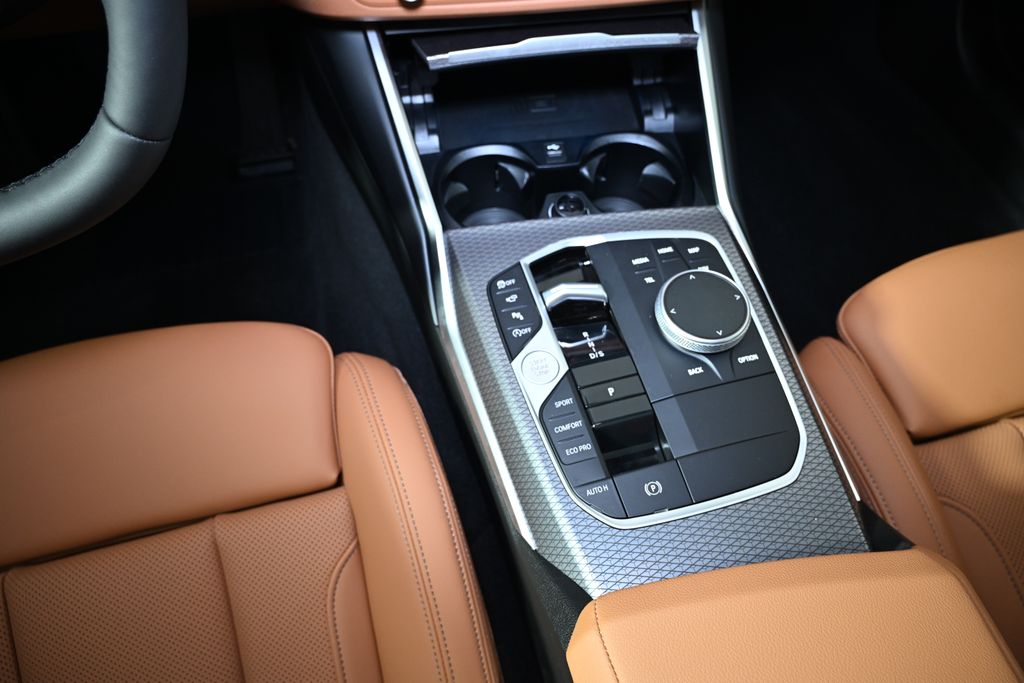 Thumbnail: 2025 BMW 3 Series - 19