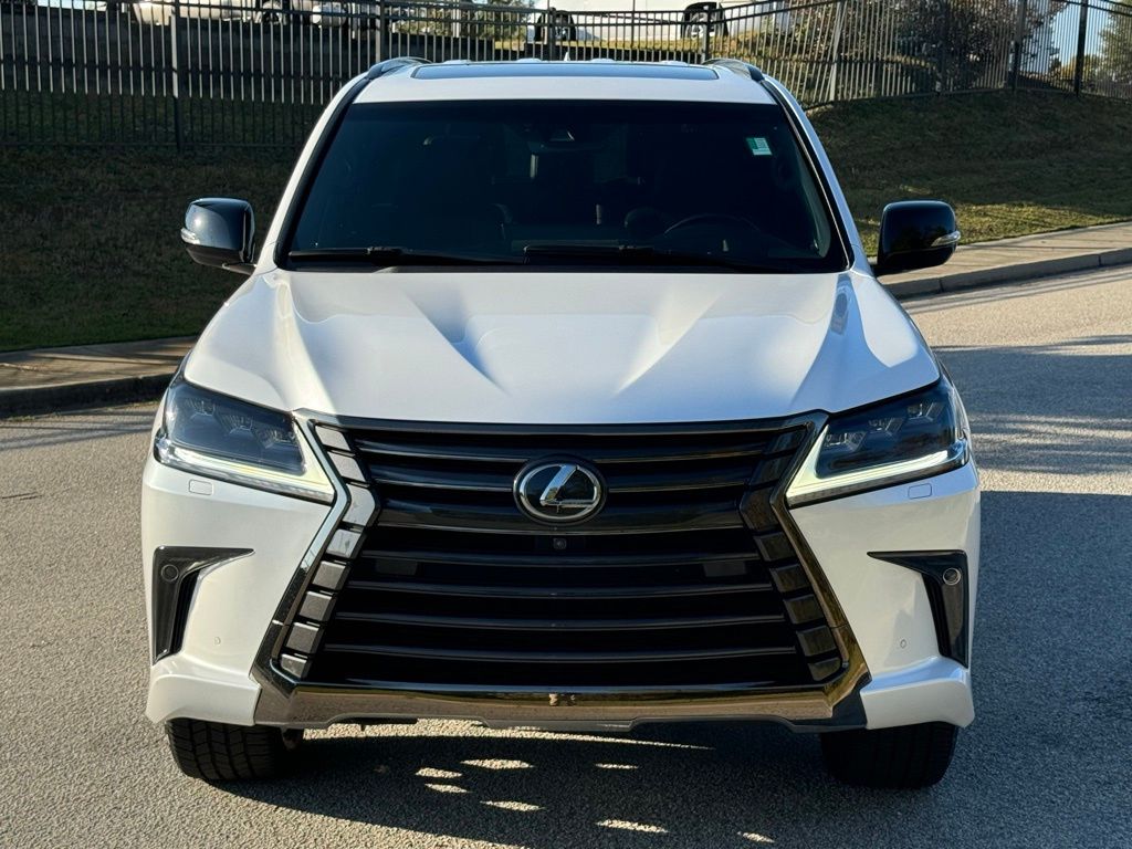 2021 Lexus LX 570 9