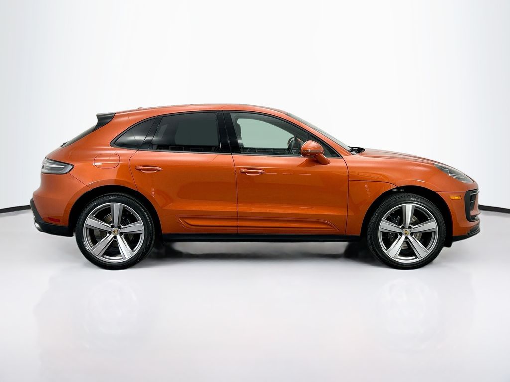 Thumbnail: 2025 Porsche Macan - 8