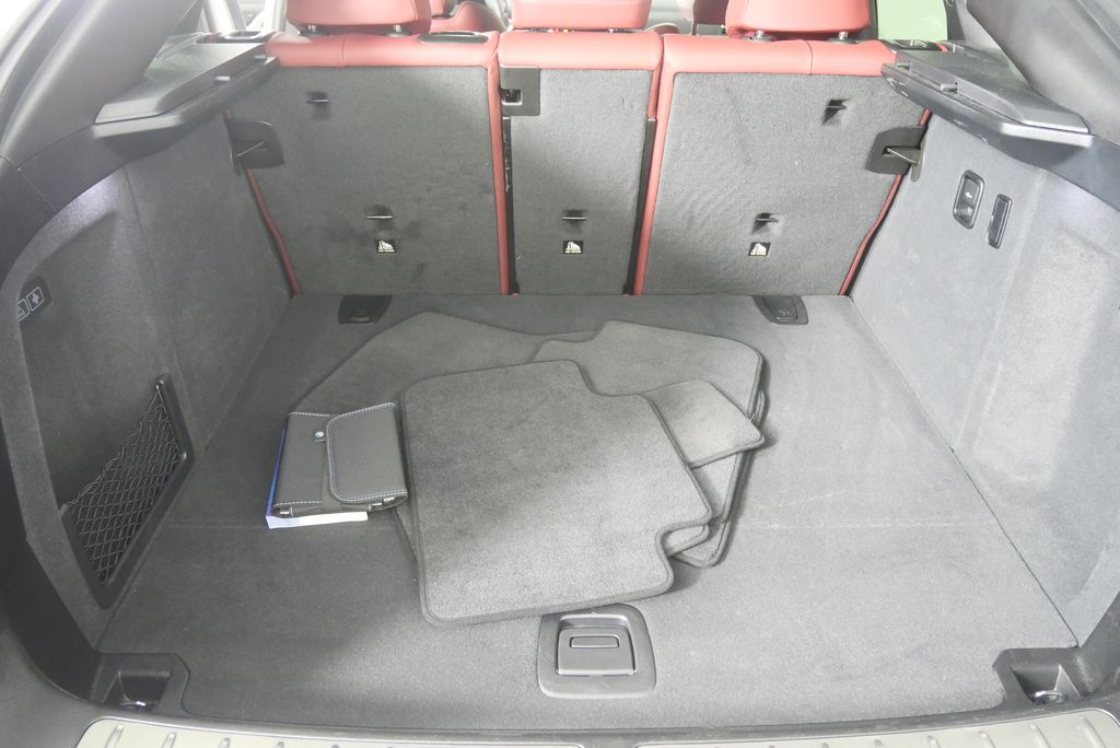 Thumbnail: 2025 BMW X4 - 17