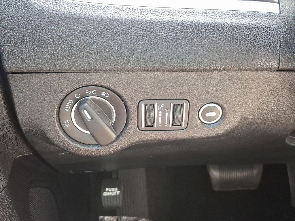 Thumbnail: 2016 Chrysler 300 - 24