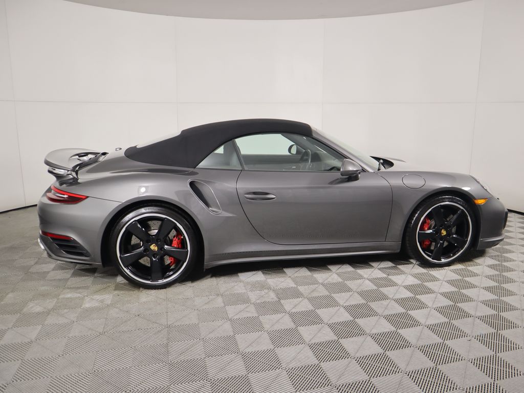 Thumbnail: 2017 Porsche 911 - 12
