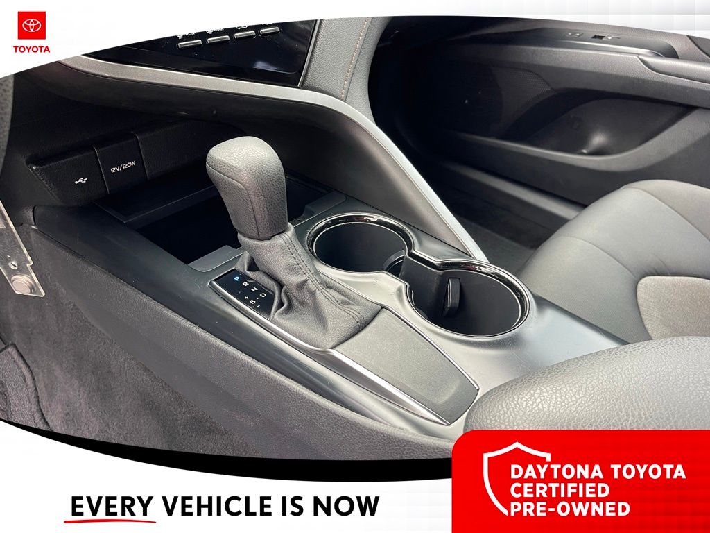 2020 Toyota Camry LE - Photo 30