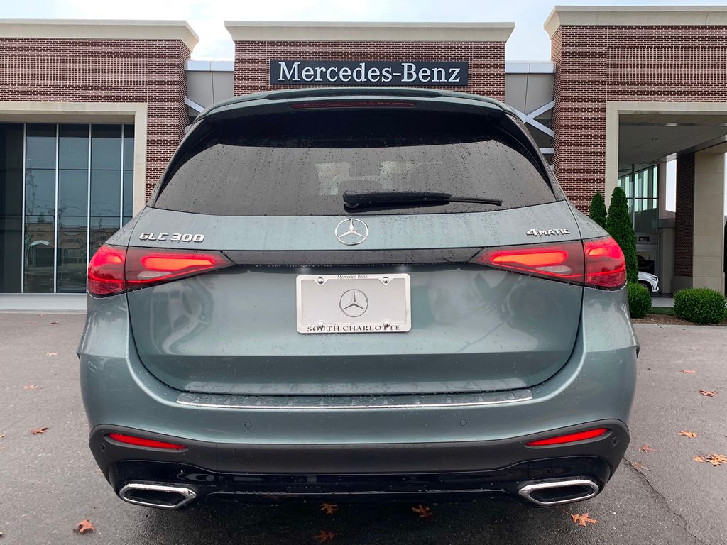 2025 Mercedes-Benz GLC 300 6