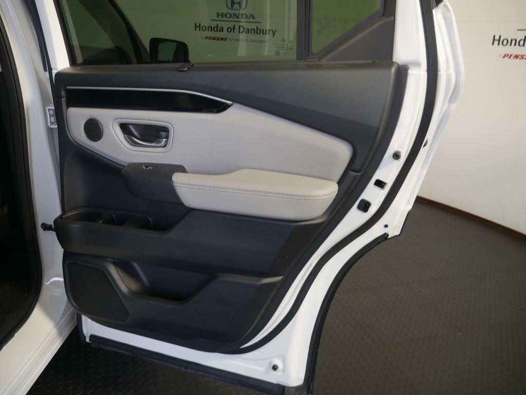 Thumbnail: 2023 Honda Pilot - 7