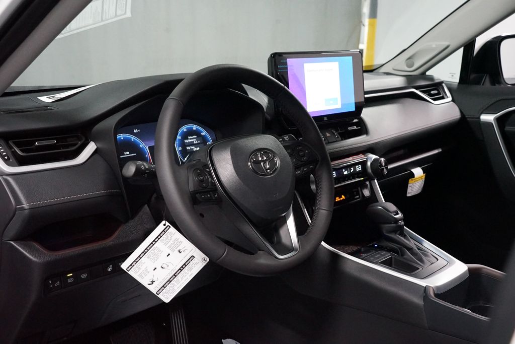 Thumbnail: 2025 Toyota RAV4 - 15