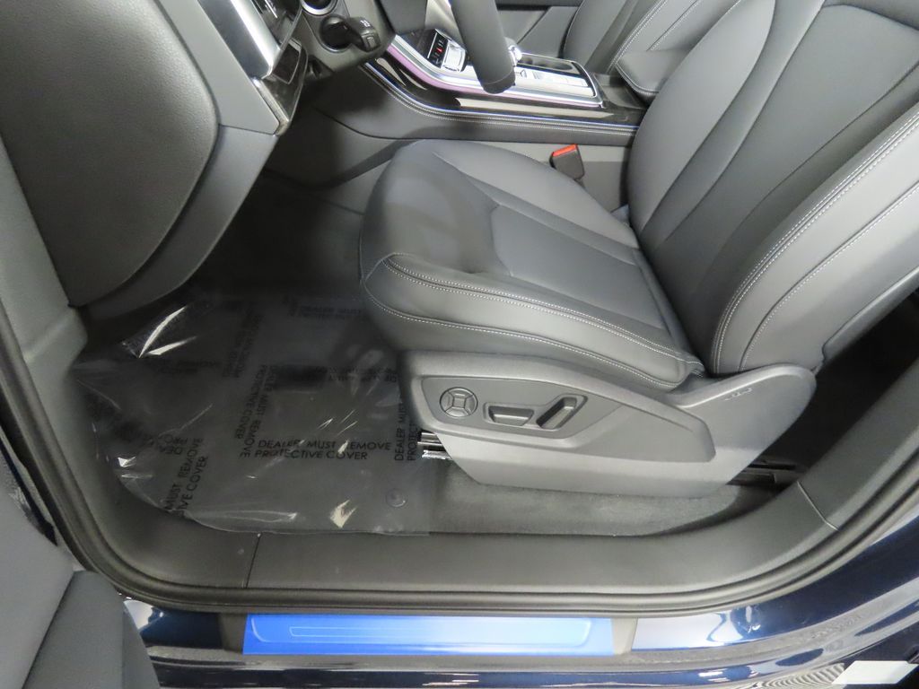 Thumbnail: 2026 Audi Q7 - 32