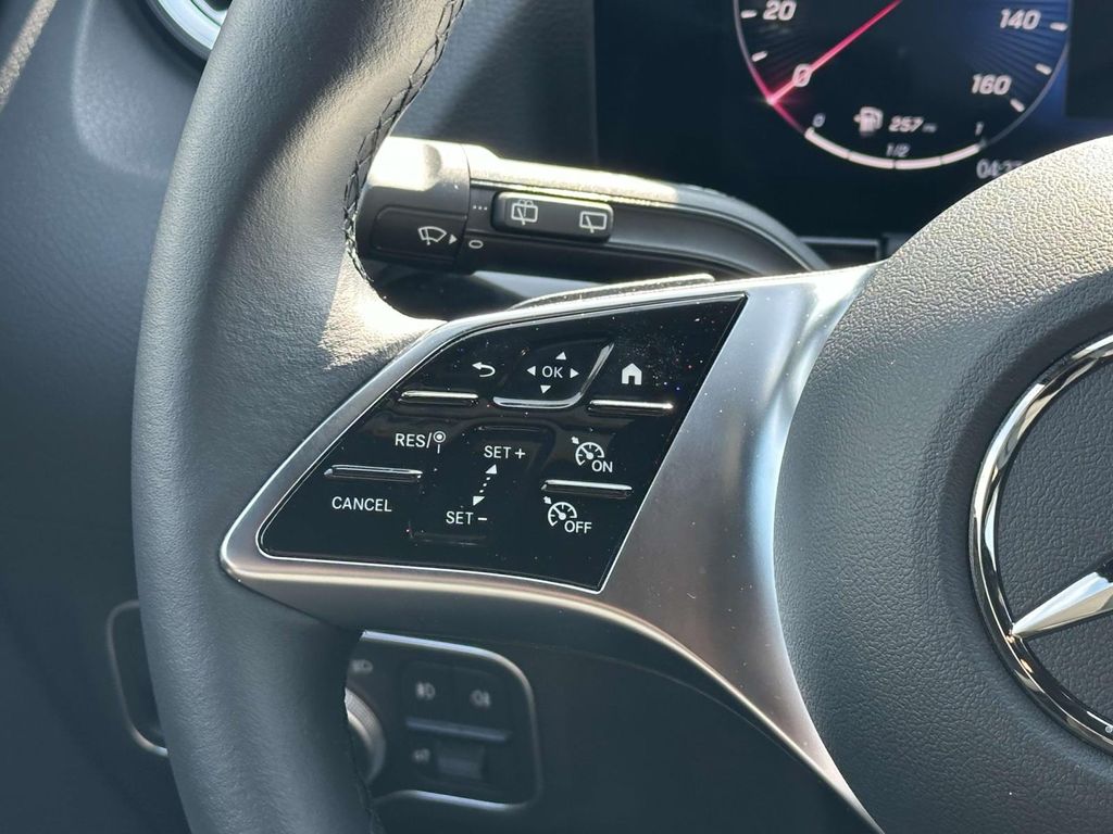 Thumbnail: 2025 Mercedes-Benz GLA - 22