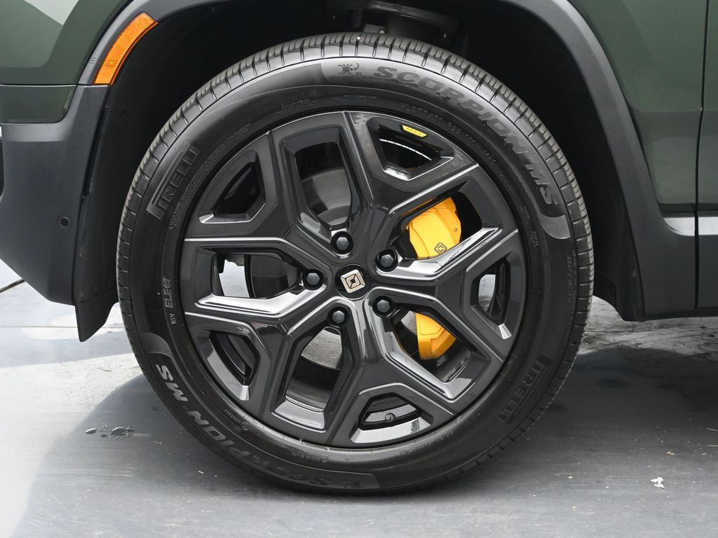2025 Rivian R1T Ascend