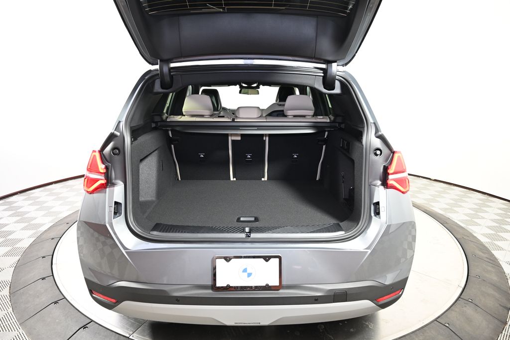 Thumbnail: 2026 BMW X3 - 10