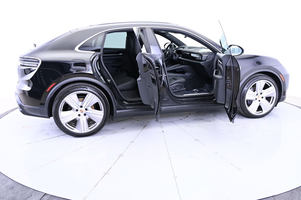 Thumbnail: 2025 Porsche Macan - 14