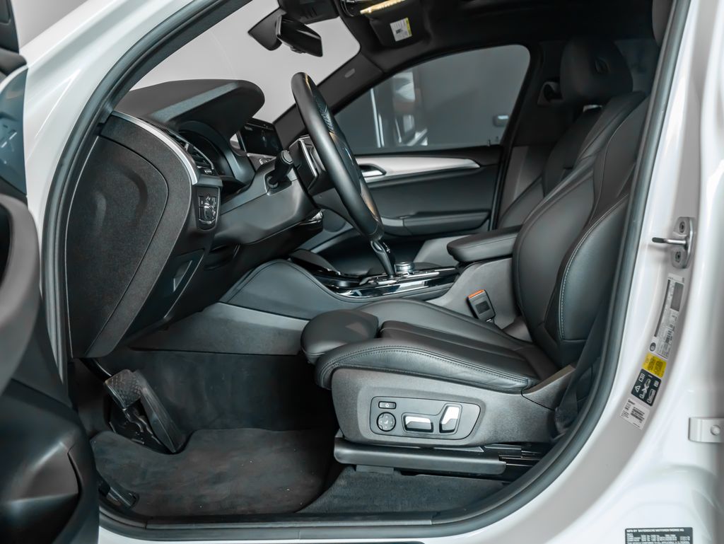 Used 2021 White BMW xDrive30i image 5