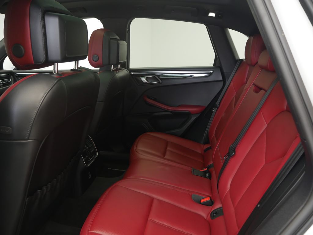 Thumbnail: 2023 Porsche Macan - 19