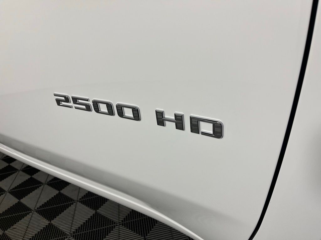 Thumbnail: 2026 Chevrolet Silverado 2500 - 9