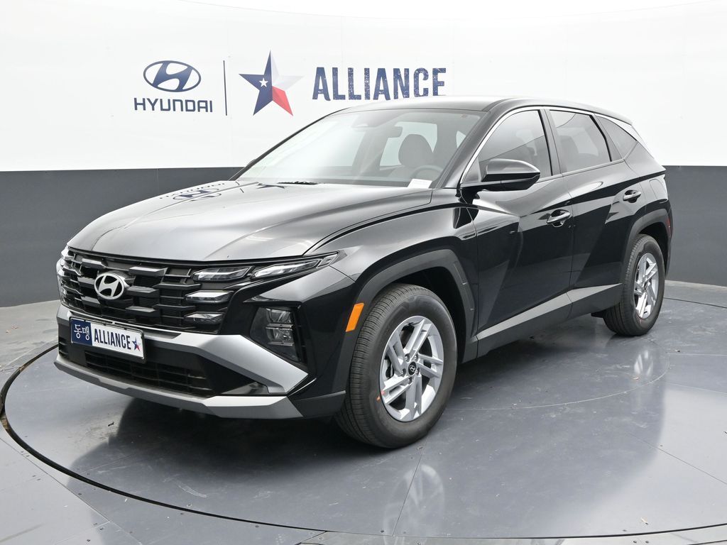 Phantom Black 2026 Hyundai Tucson SE FWD SUV / Crossover Front-Wheel Drive 8-Speed Automatic