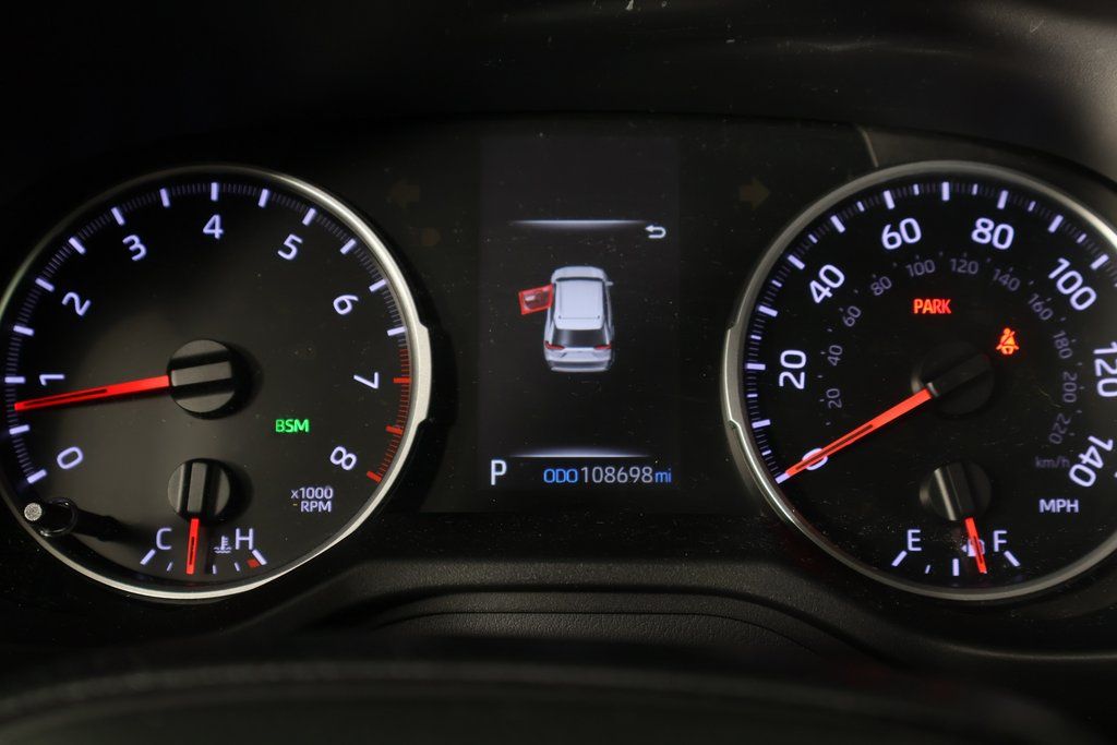 Thumbnail: 2019 Toyota RAV4 - 17