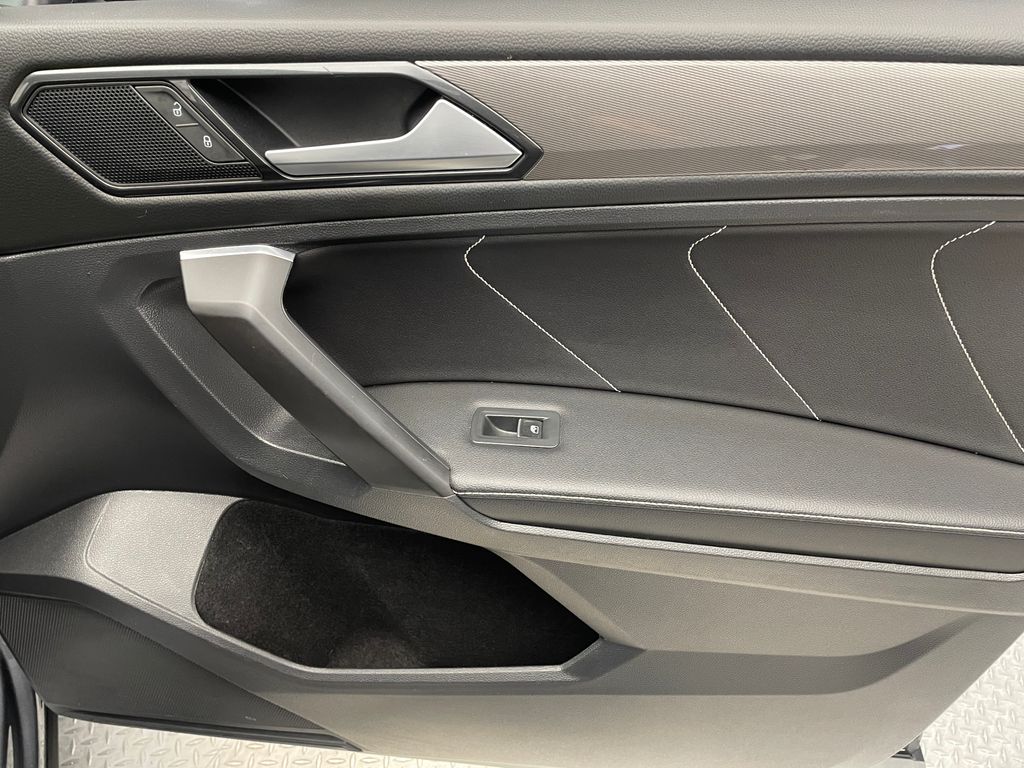Thumbnail: 2022 Volkswagen Tiguan - 15