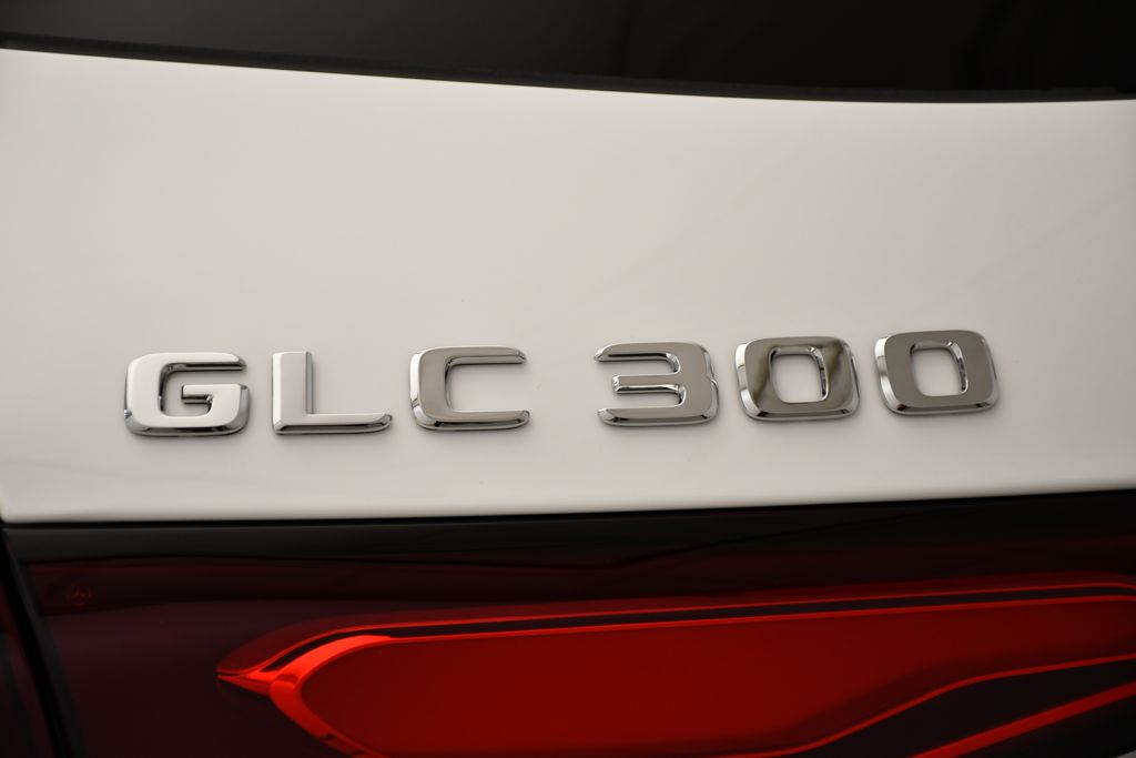 Thumbnail: 2026 Mercedes-Benz GLC - 9