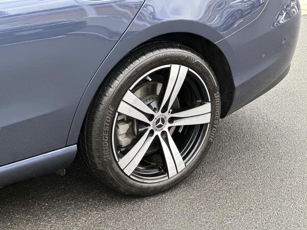 Thumbnail: 2025 Mercedes-Benz C-Class - 16