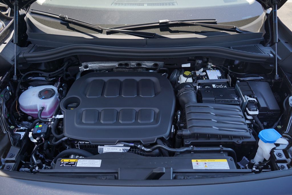 Thumbnail: 2025 Volkswagen Tiguan - 12