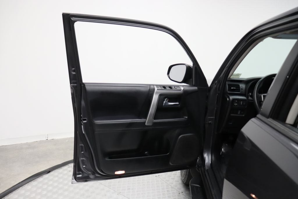 2023 Toyota 4Runner SR5 16