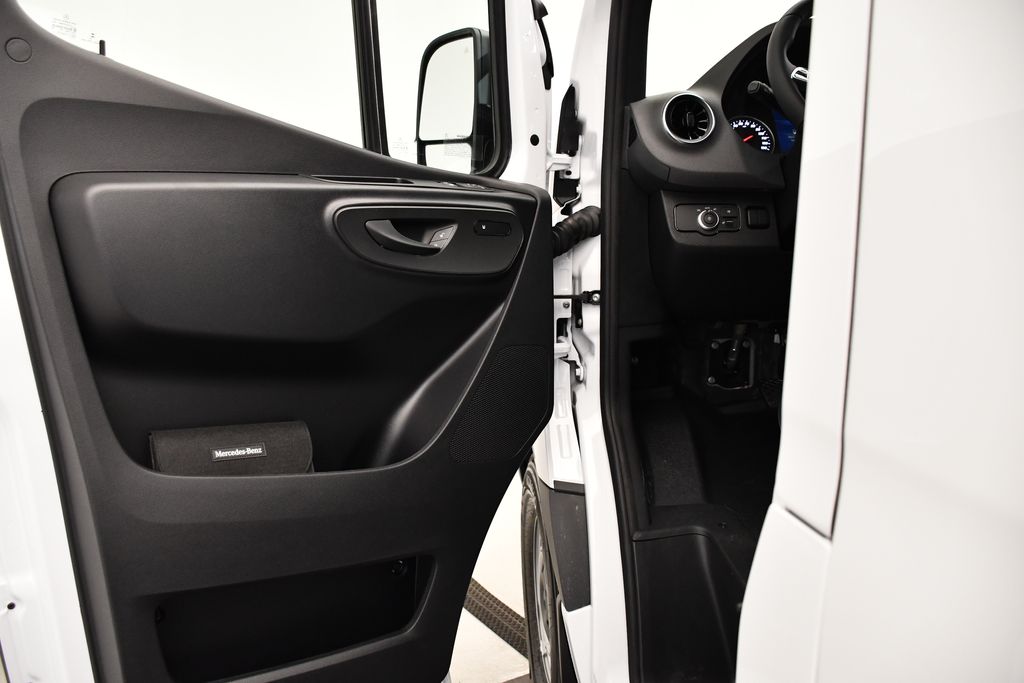 2025 Mercedes-Benz Sprinter 2500 22