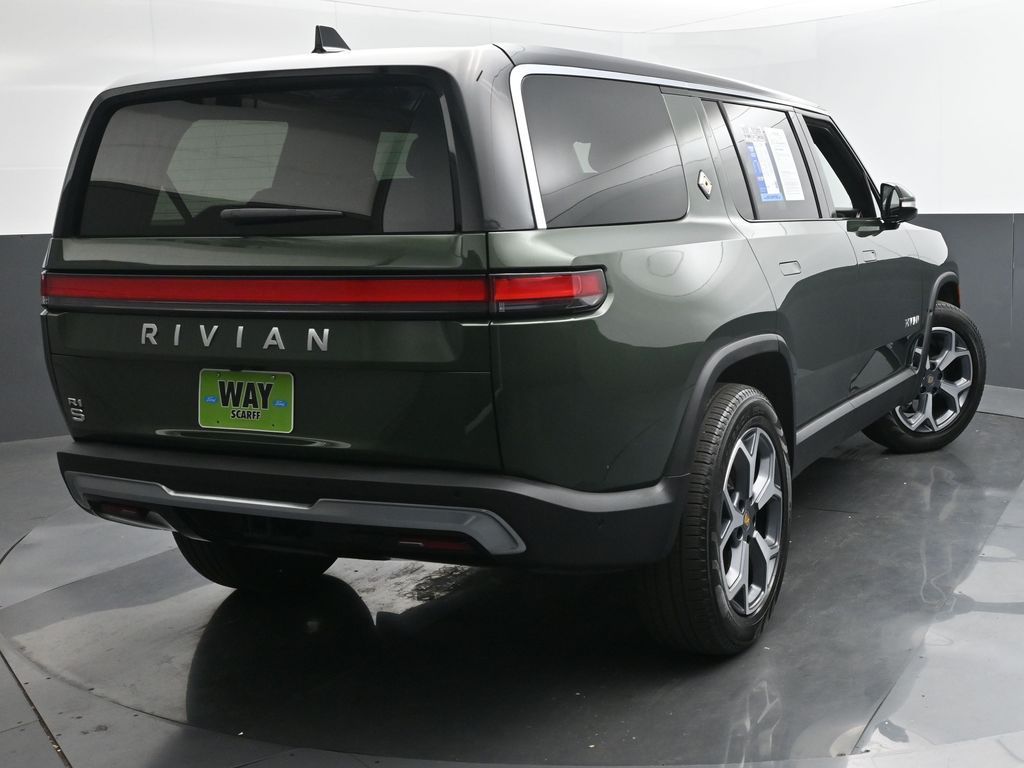 2024 Rivian R1S Adventure