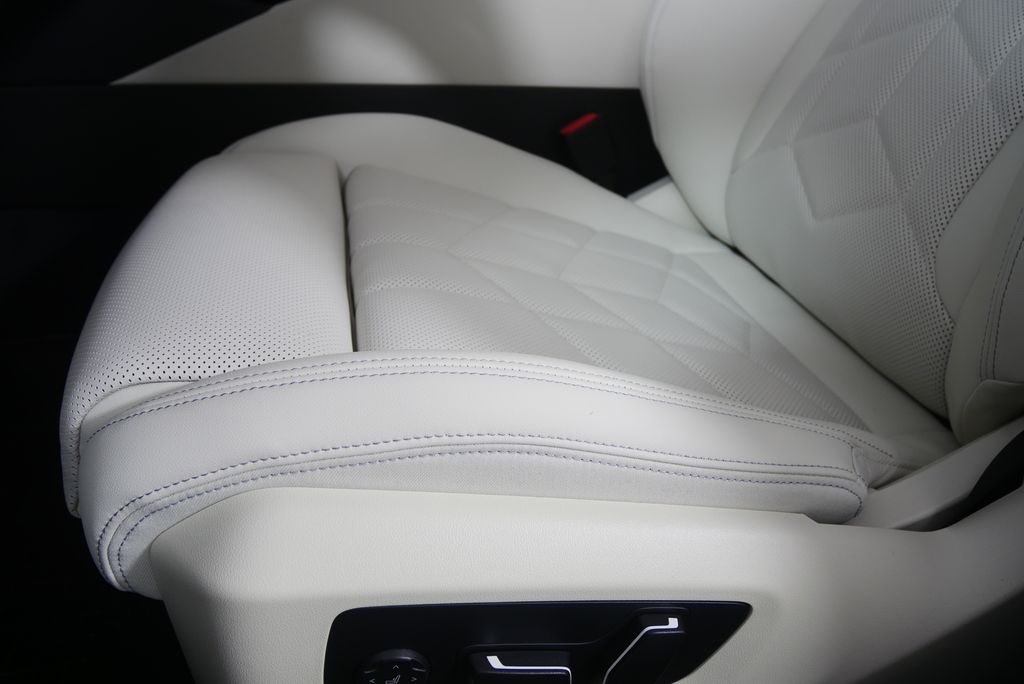 Thumbnail: 2026 BMW i5 - 9