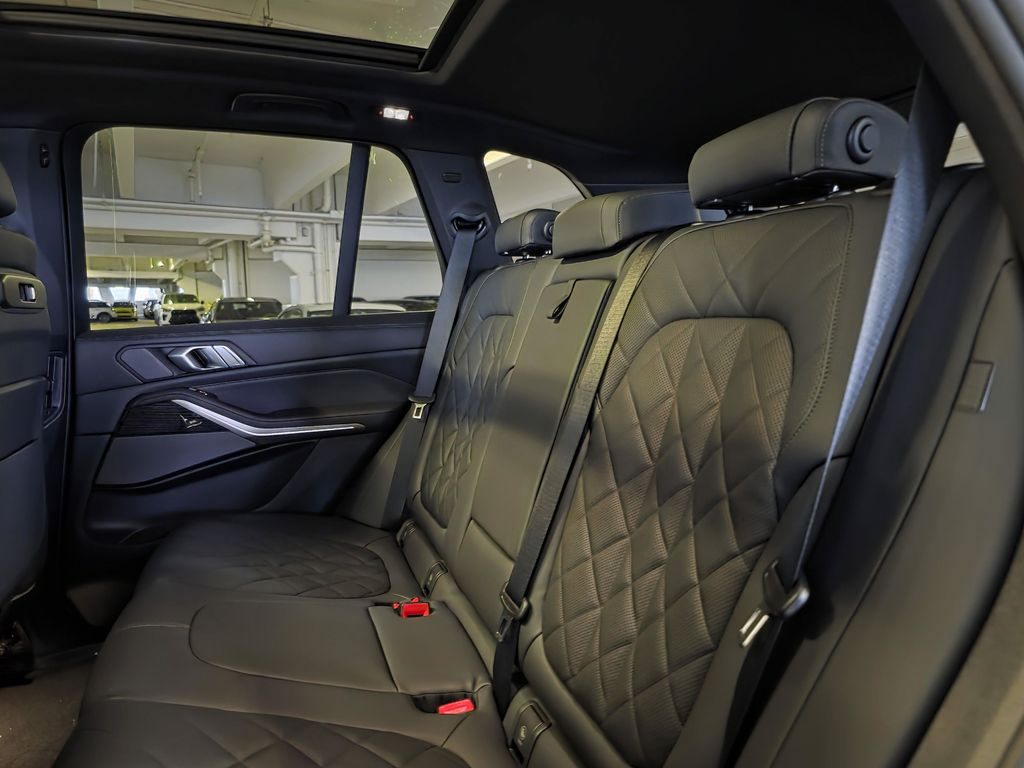 New 2026 Dk. BMW sDrive40i image 13