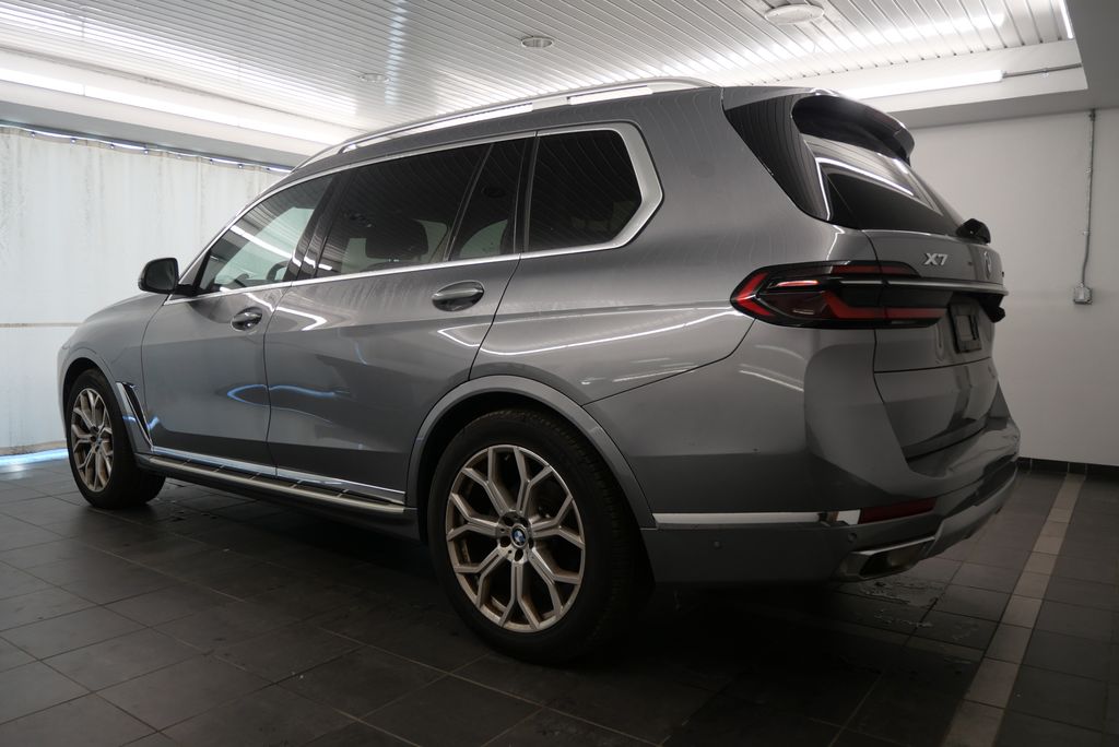 2023 BMW X7 xDrive40i 4