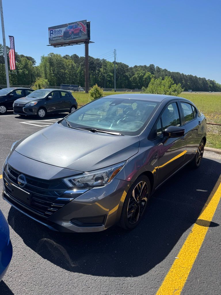 Gray (Gun Metallic) 2024 Nissan Versa SR FWD Sedan Front-Wheel Drive Continuously Variable Transmission