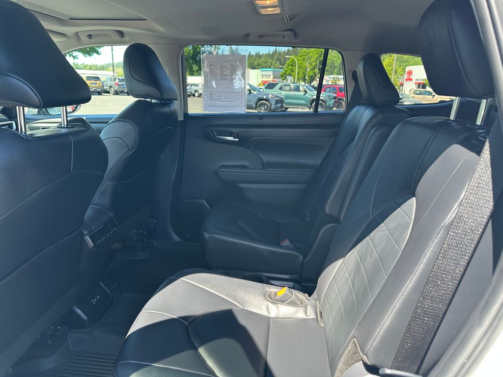 2026 Toyota Highlander Hybrid XLE