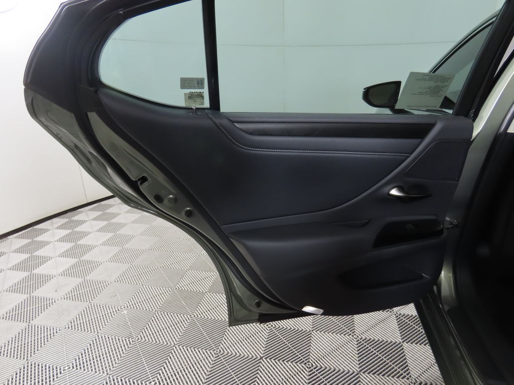 2025 Lexus ES Hybrid 300h 27