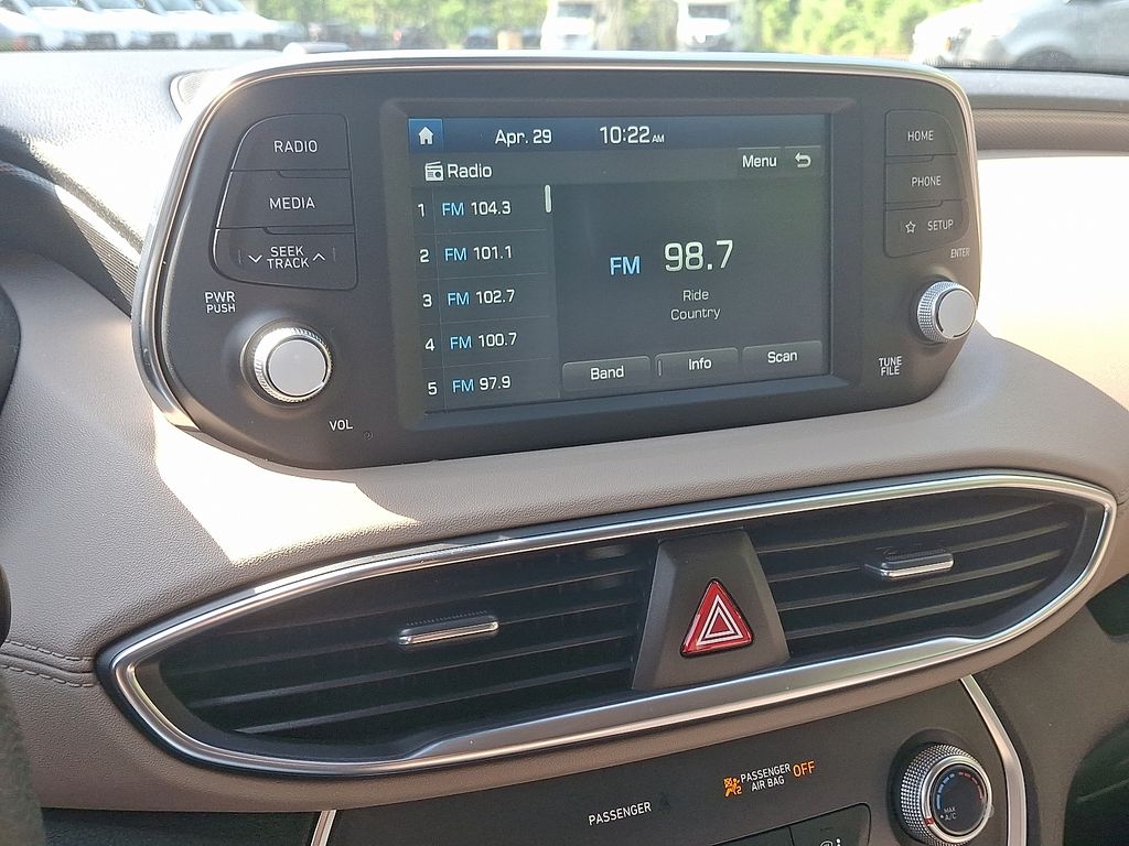 2020 Hyundai Santa Fe SE 16