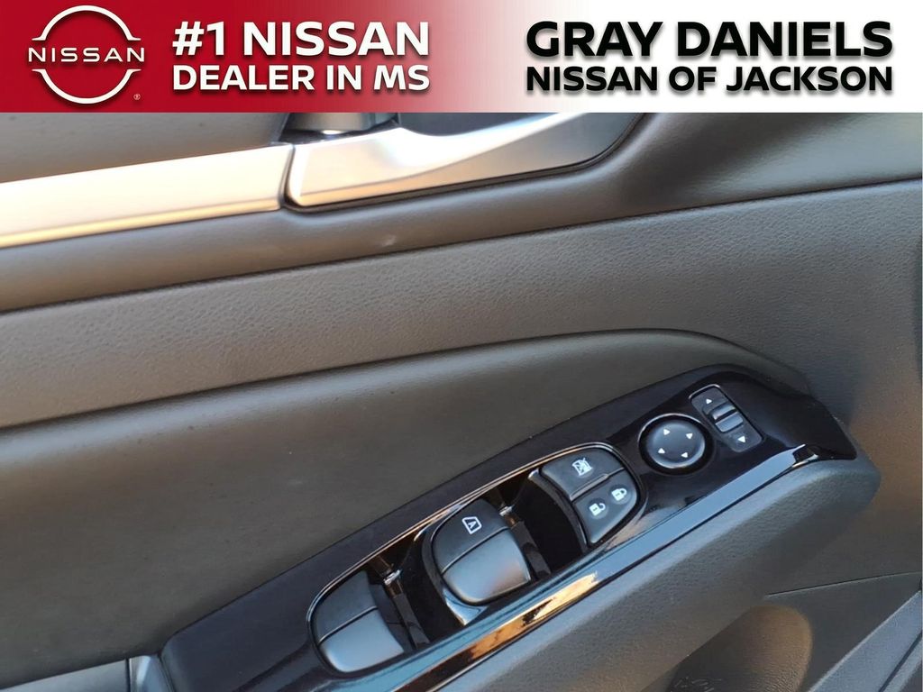 Used 2025 Nissan Altima Sedan