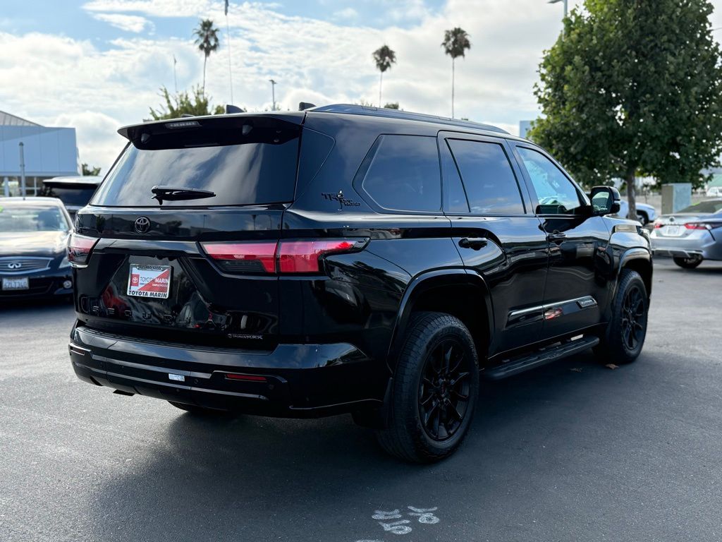 2025 Toyota Sequoia Platinum photo 3