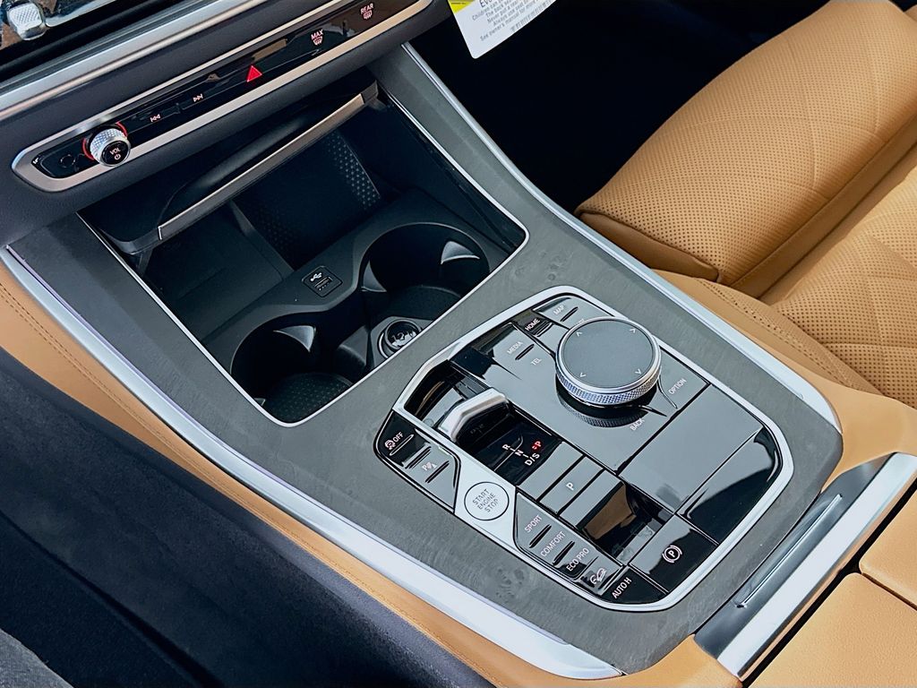 Thumbnail: 2026 BMW X5 - 15