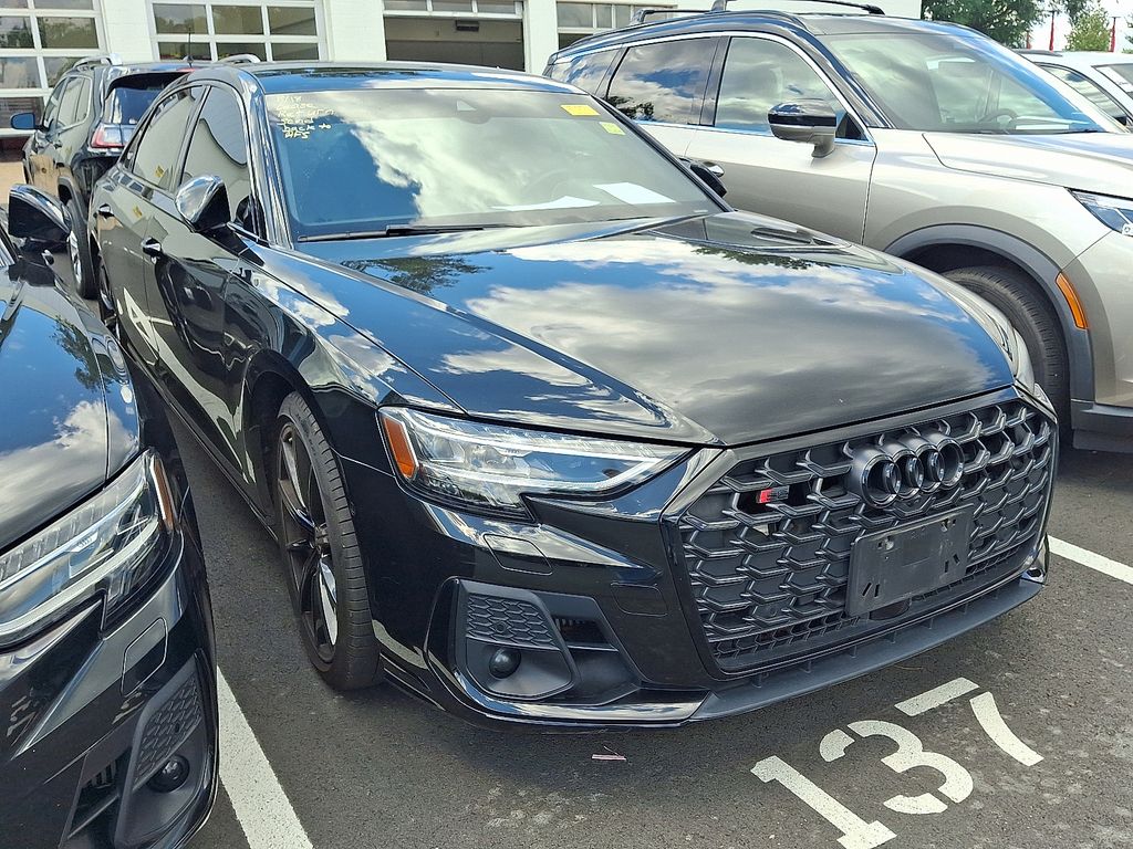 Thumbnail: 2022 Audi S8 - 3