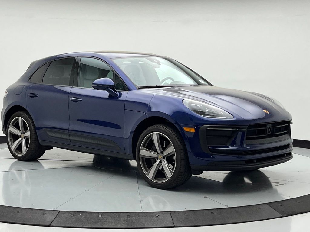 Thumbnail: 2025 Porsche Macan - 7