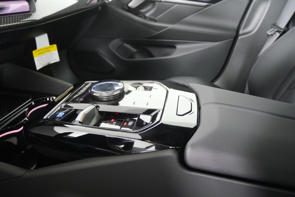 Thumbnail: 2026 BMW i5 - 20