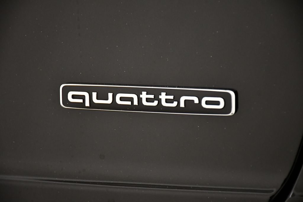 Thumbnail: 2026 Audi Q8 - 10